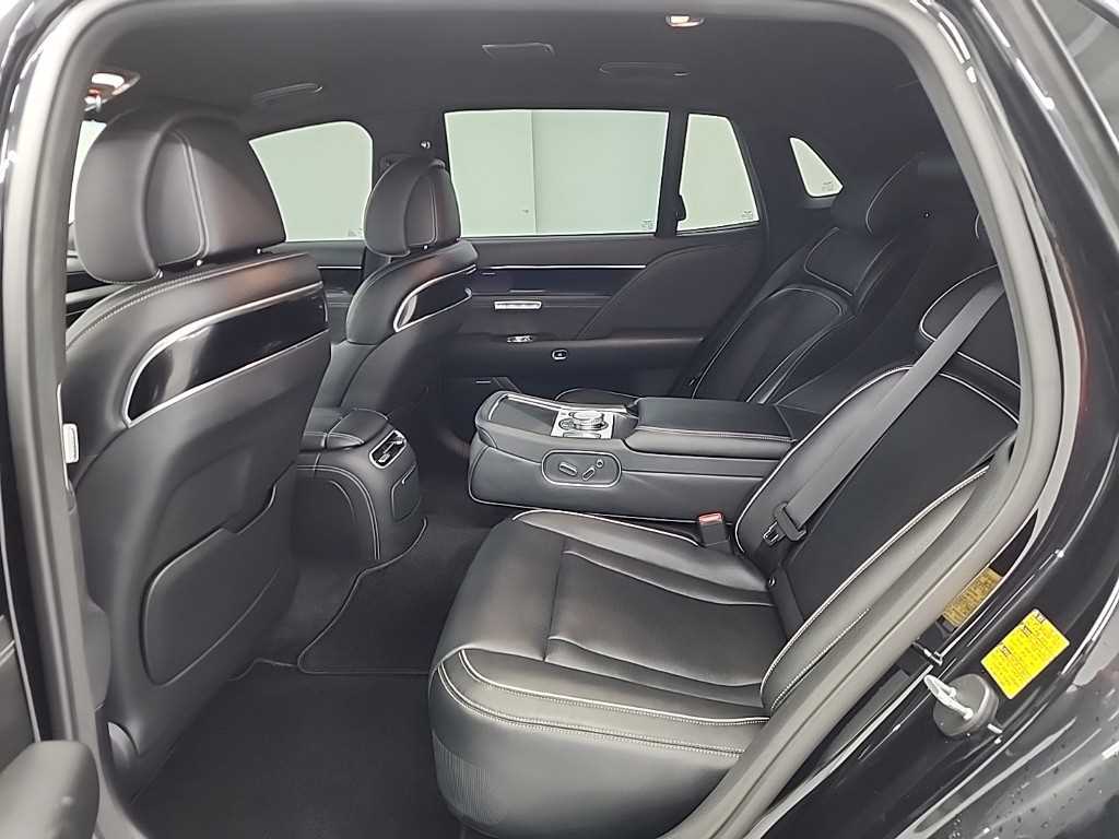 Genesis G90 - Vista 12