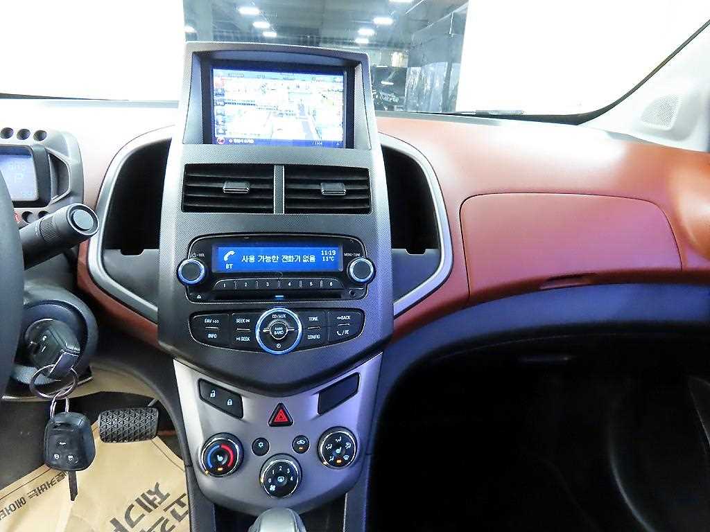 Chevrolet Abeo 2014 Blanco - Importación desde Corea - HF Imports Iquique - Foto 13