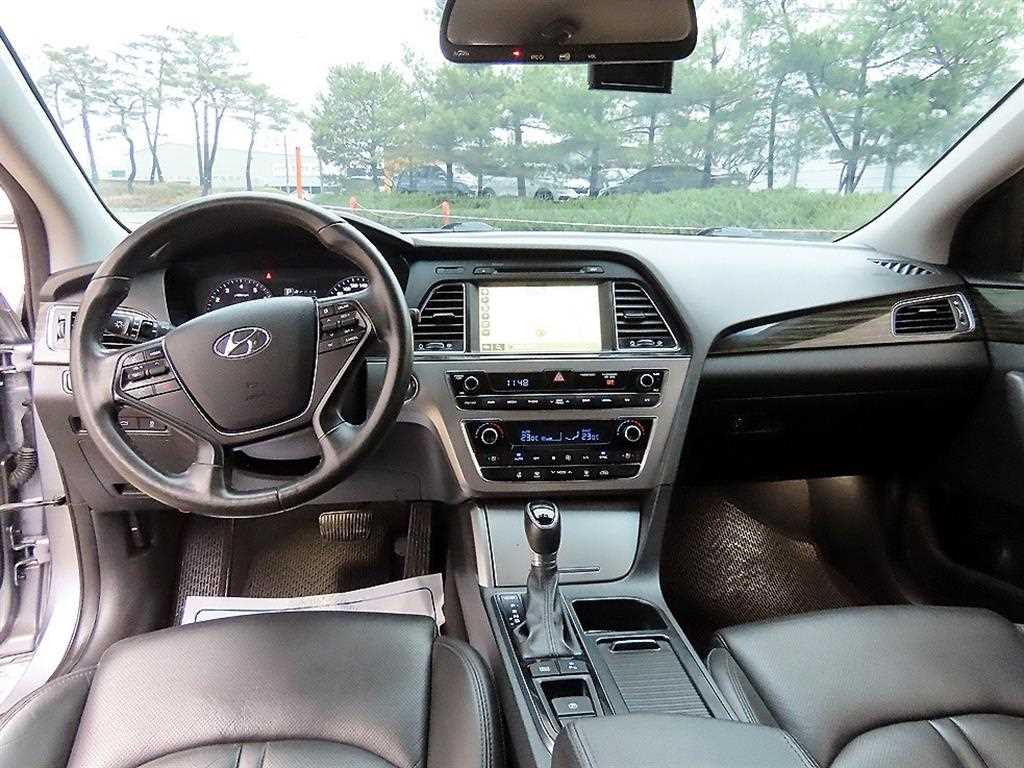 HYUNDAI Sonata - Vista 7