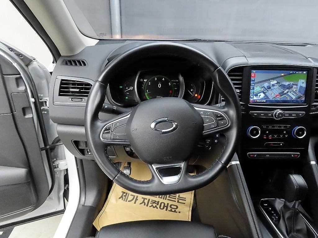SAMSUNG QM6 - Vista 9