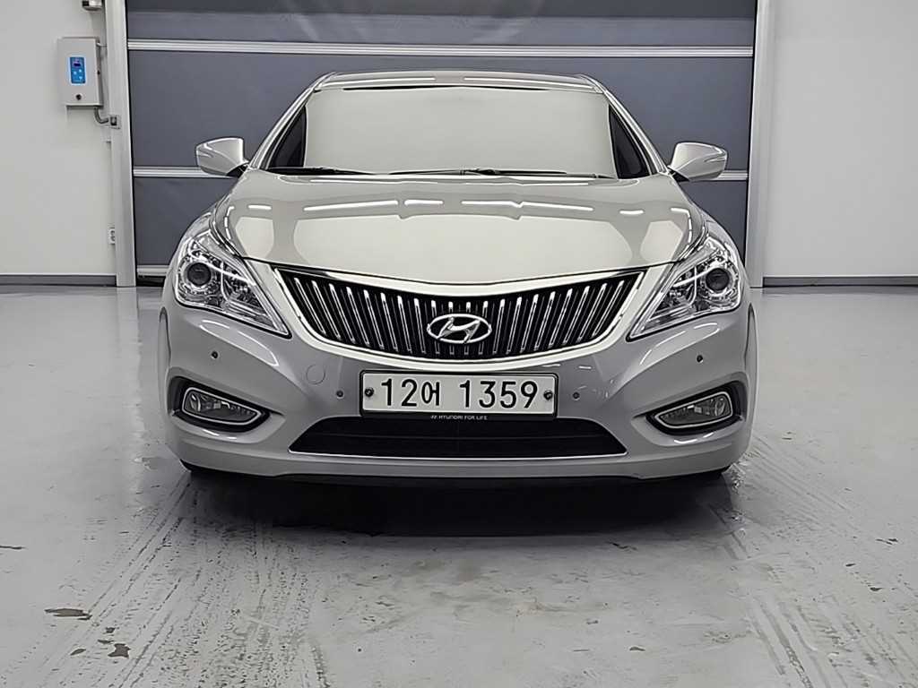 HYUNDAI Grandeur - Vista 2