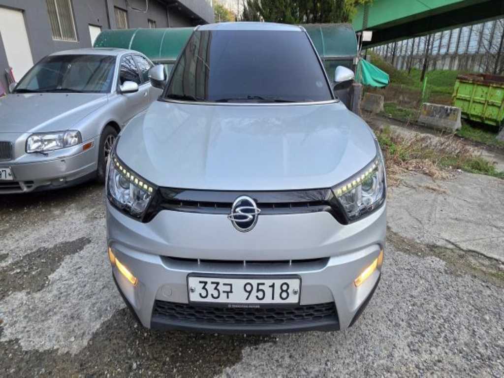 Ssangyong Tivoli 2015 Gris - Importación desde Corea - HF Imports Iquique - Foto 1