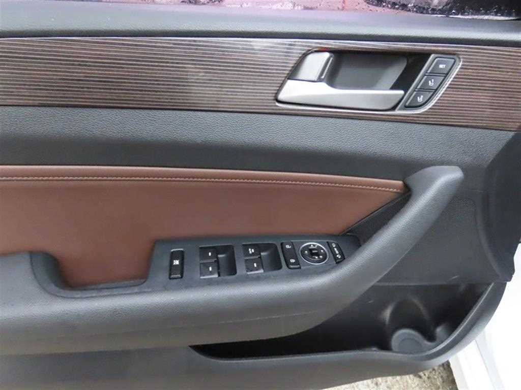 HYUNDAI Sonata - Vista 6