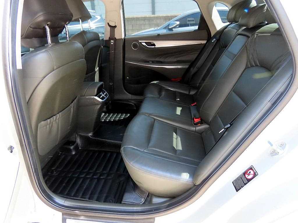 HYUNDAI Grandeur - Vista 6