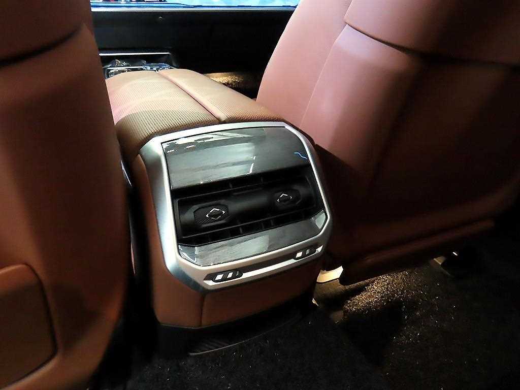 BMW 7 Series 2024 Negro - Importación desde Corea - HF Imports Iquique - Foto 14