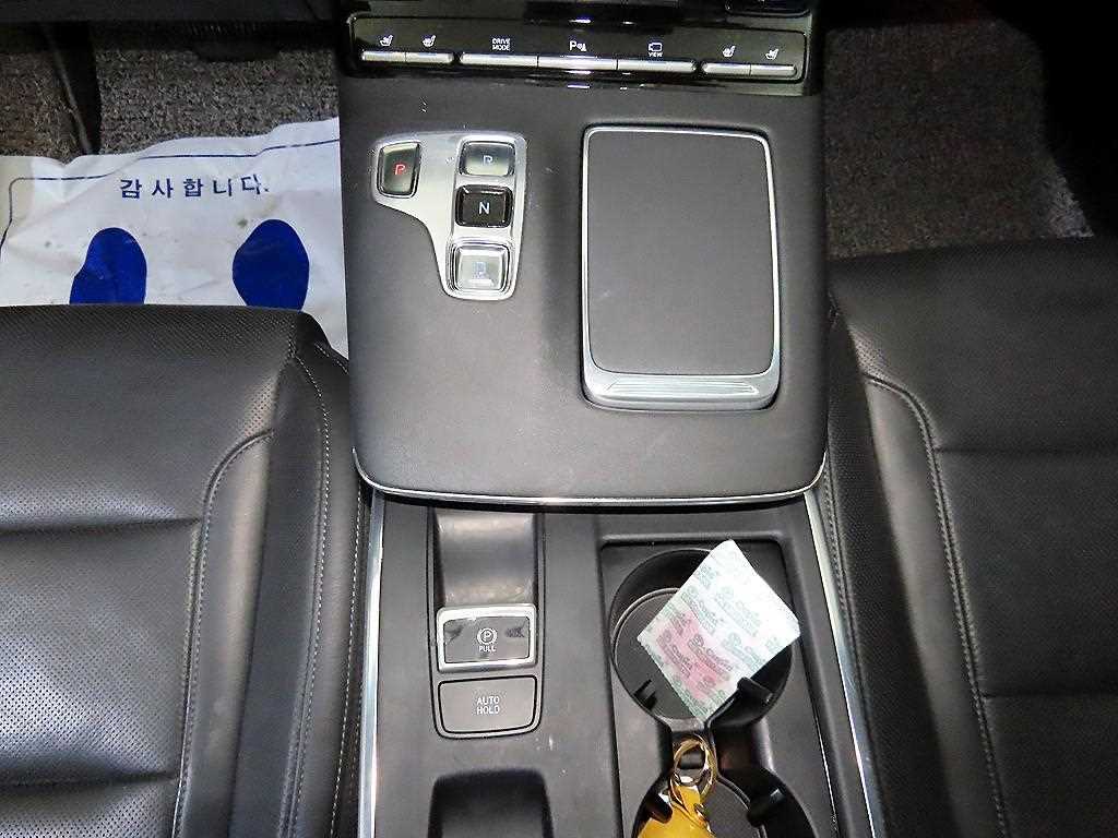 HYUNDAI Grandeur - Vista 12