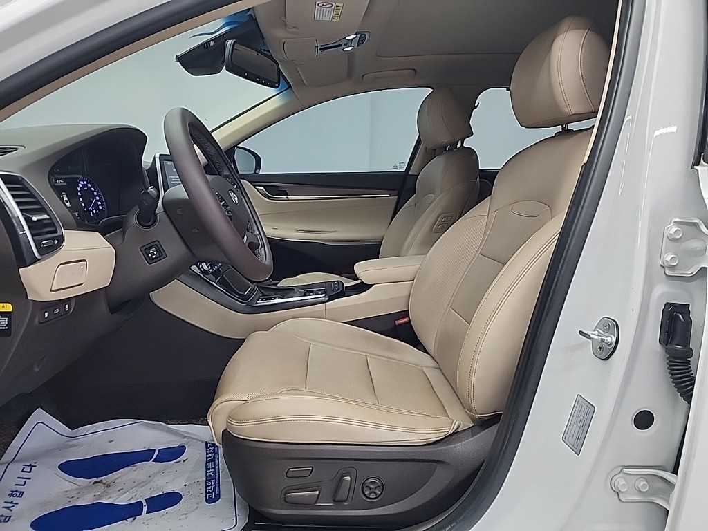 HYUNDAI Grandeur - Vista 11