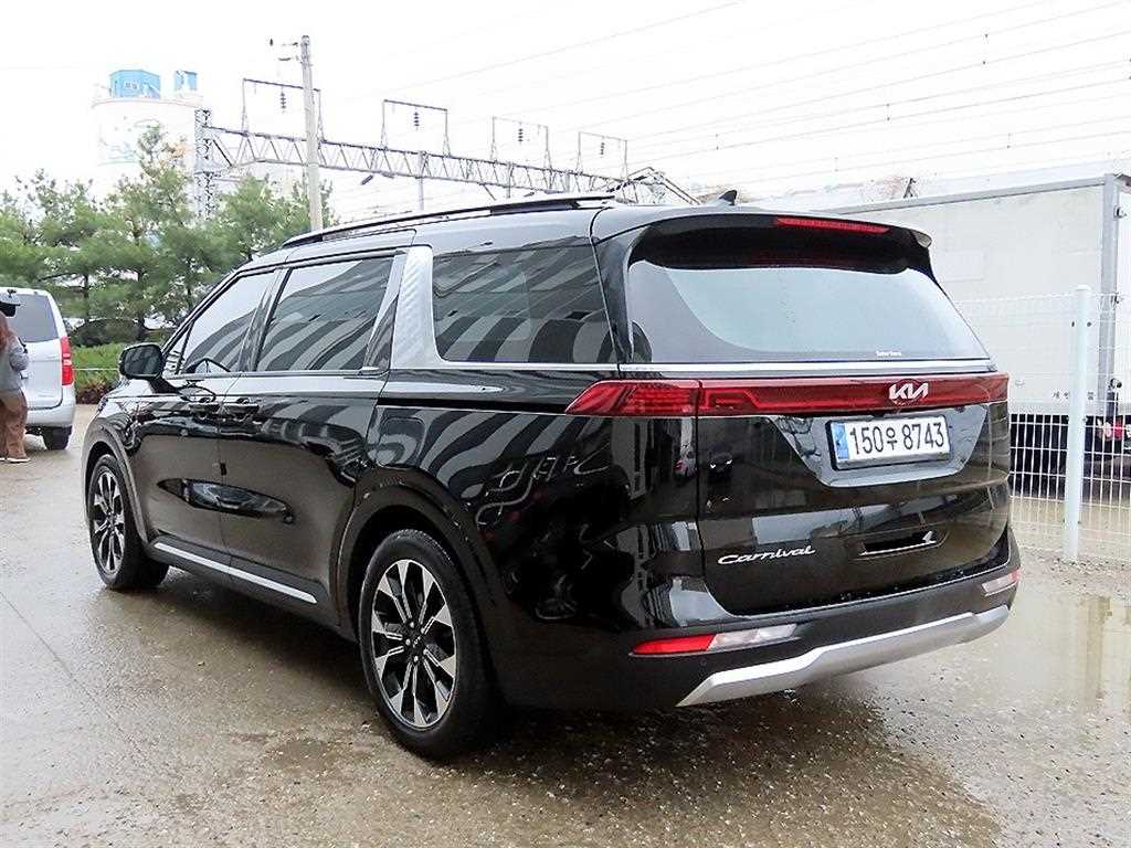 KIA Carnival - Vista 3