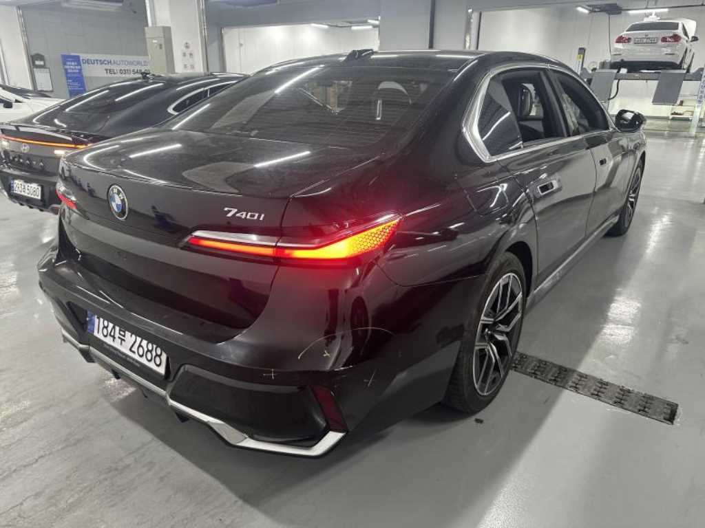 BMW 7 Series - Vista 3