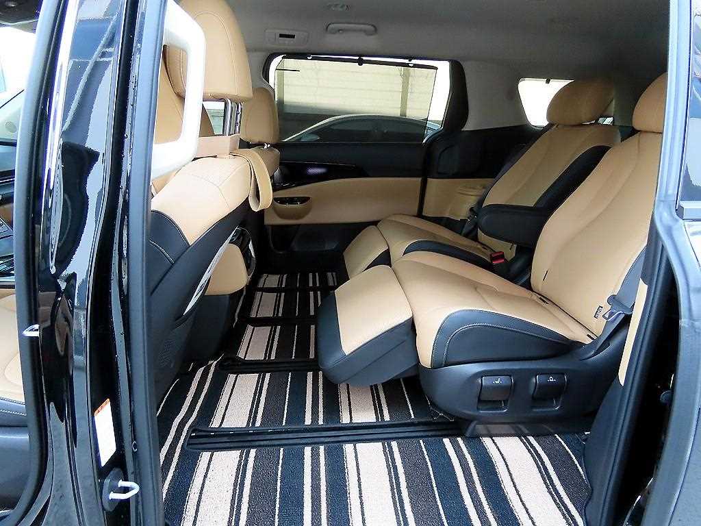 KIA Carnival - Vista 6