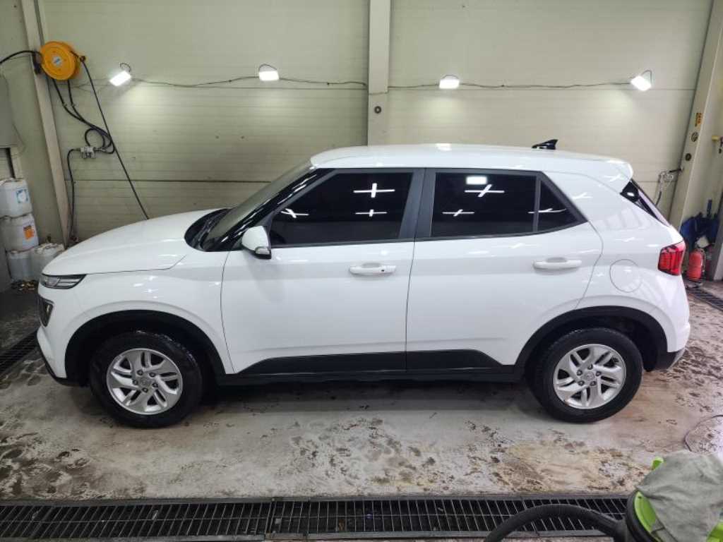 HYUNDAI Venue - Vista 4