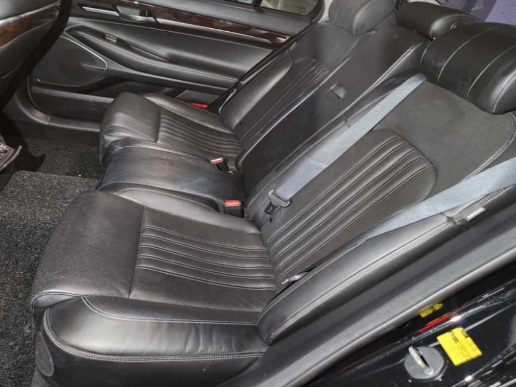 Genesis EQ900 - Vista 10