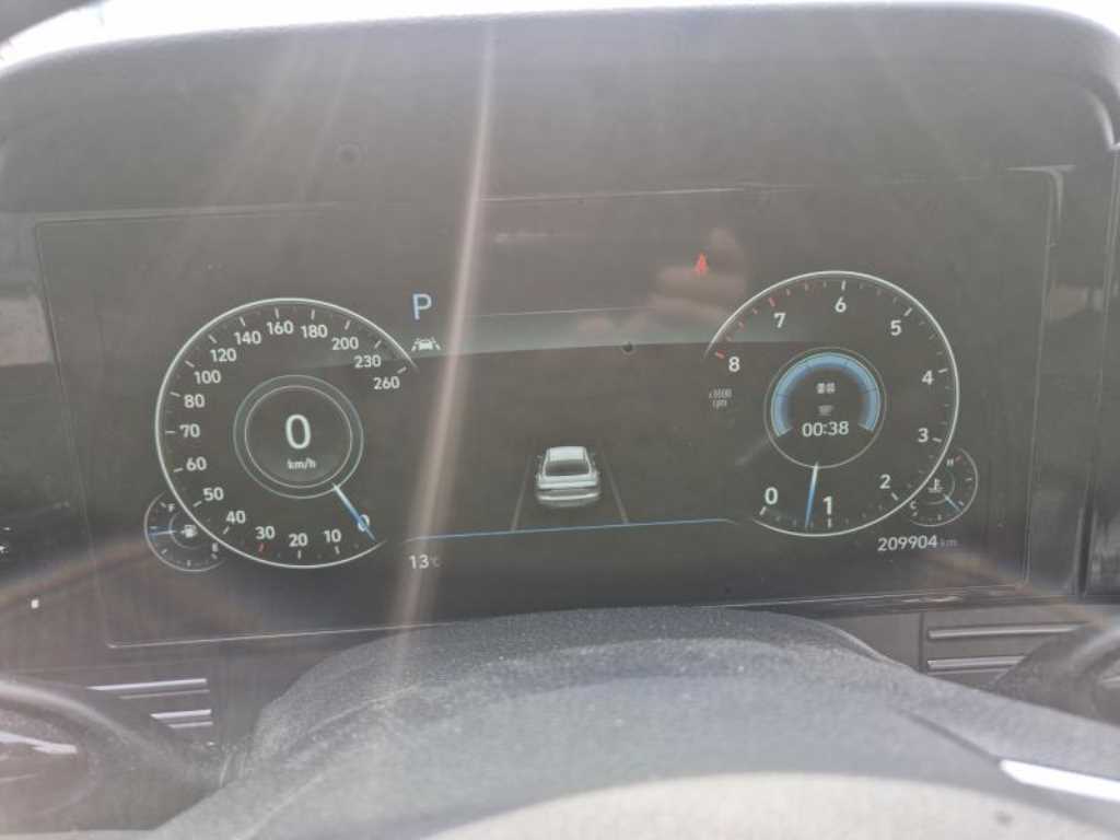 HYUNDAI Grandeur - Vista 7