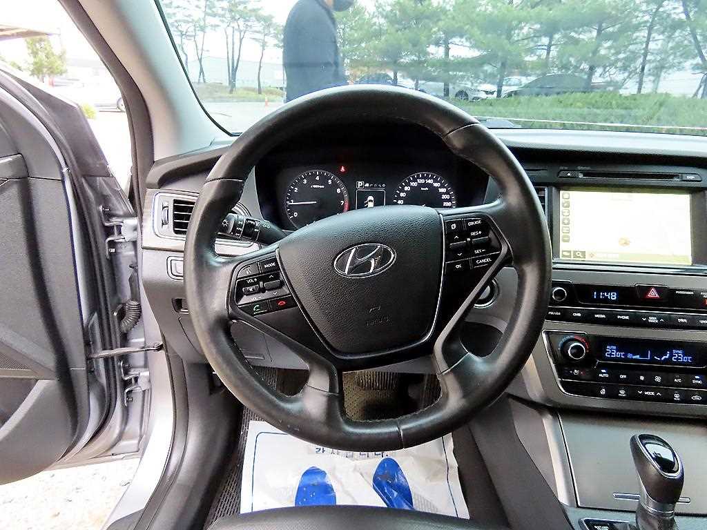HYUNDAI Sonata - Vista 8