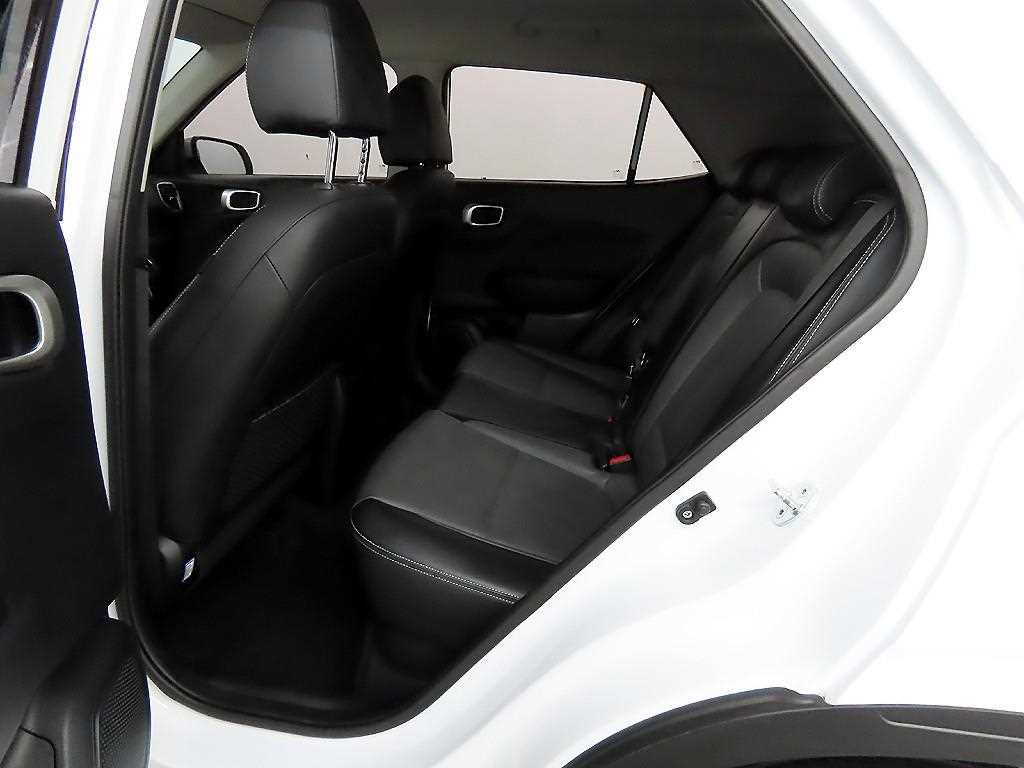 HYUNDAI Venue - Vista 6