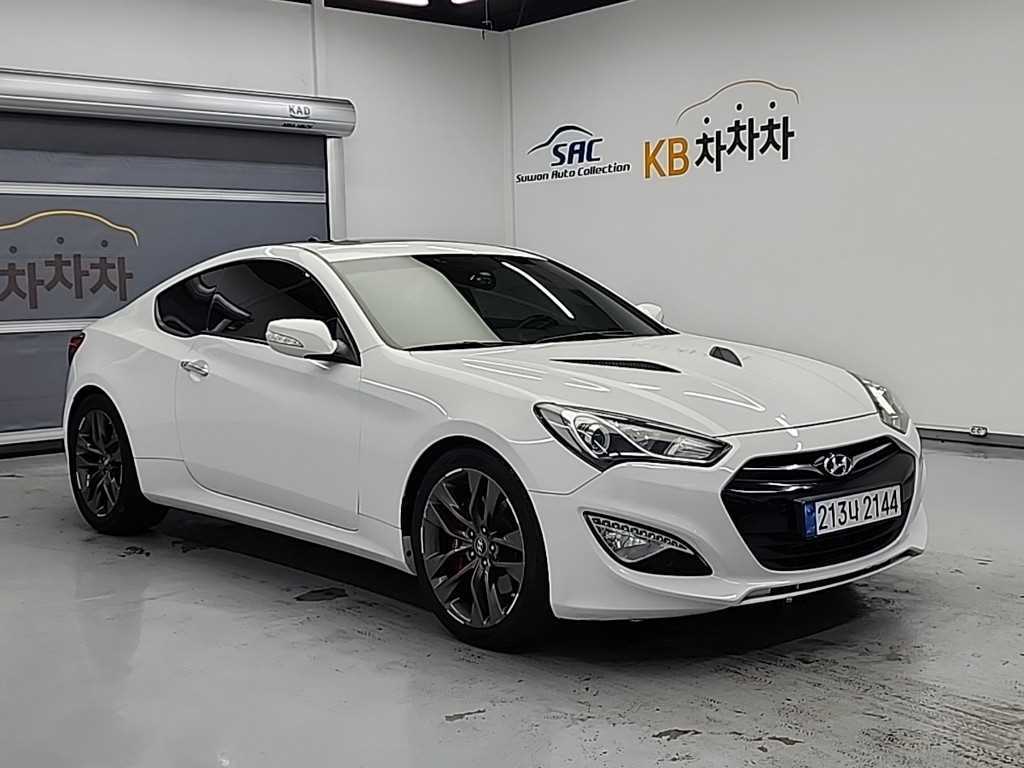 HYUNDAI Genesis - Vista 4