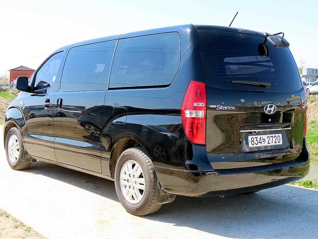 HYUNDAI Starex - Vista 3