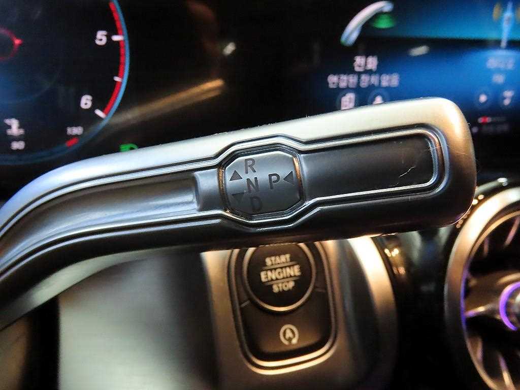 Mercedes Benz GLB Class - Vista 12