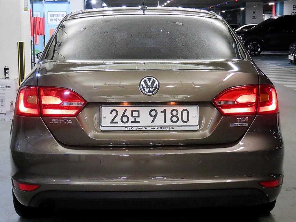 Volkswagen Jetta - Vista 5