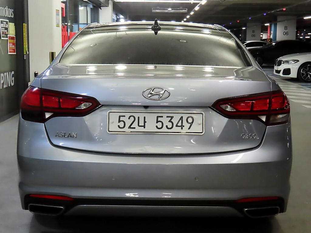 HYUNDAI Aslan - Vista 5