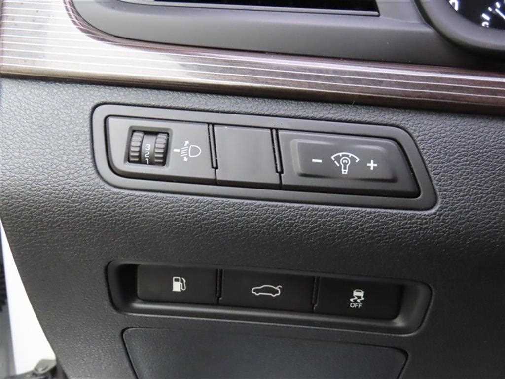 HYUNDAI Sonata - Vista 11