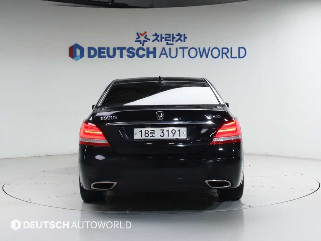 HYUNDAI Equus - Vista 4