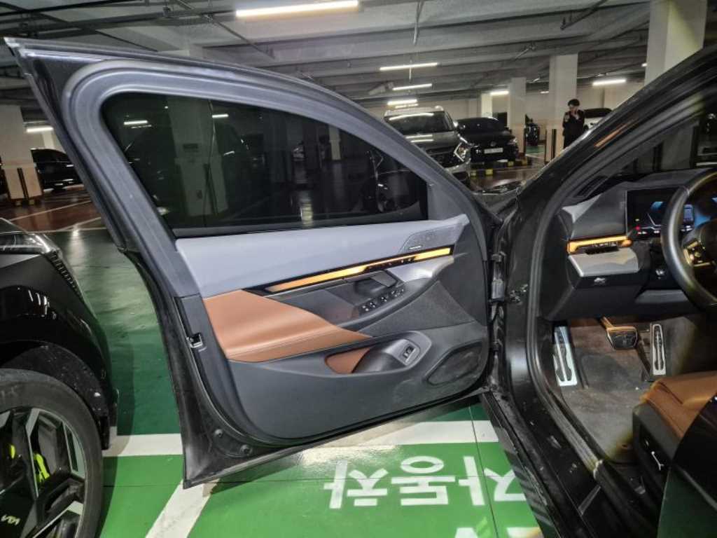 BMW i5 2024 Negro - Importación desde Corea - HF Imports Iquique - Foto 16