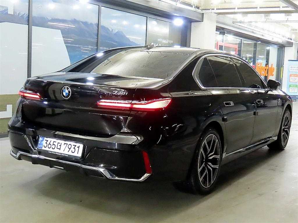 BMW 7 Series - Vista 4