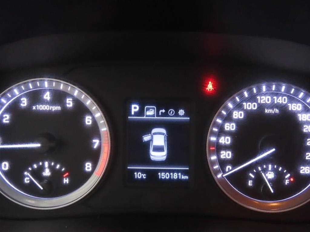 HYUNDAI Sonata - Vista 12