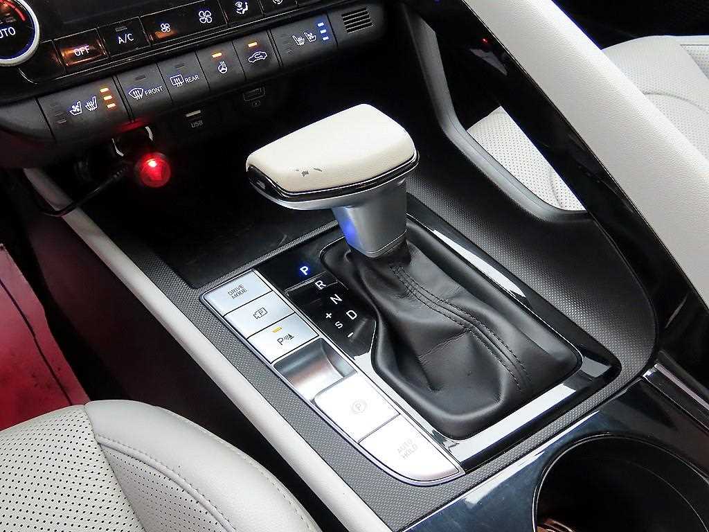 HYUNDAI Avante - Vista 10