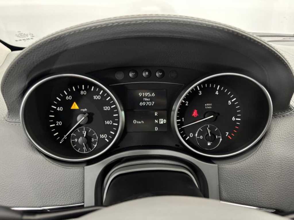Mercedes Benz GL Class - Vista 6