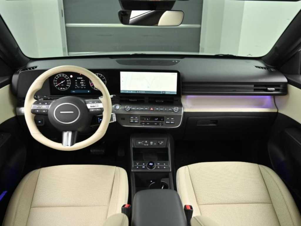 HYUNDAI Kona - Vista 7