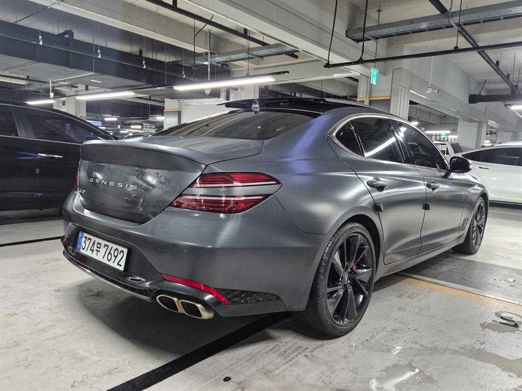 Genesis G70 - Vista 3