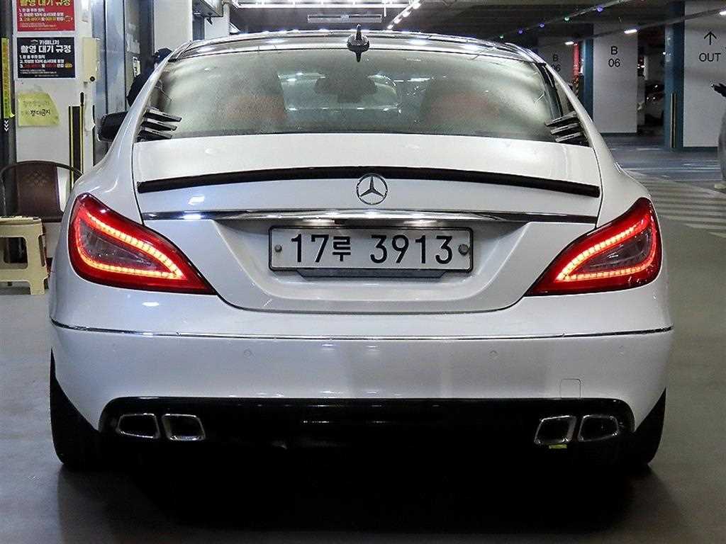 Mercedes Benz CLS Class - Vista 6