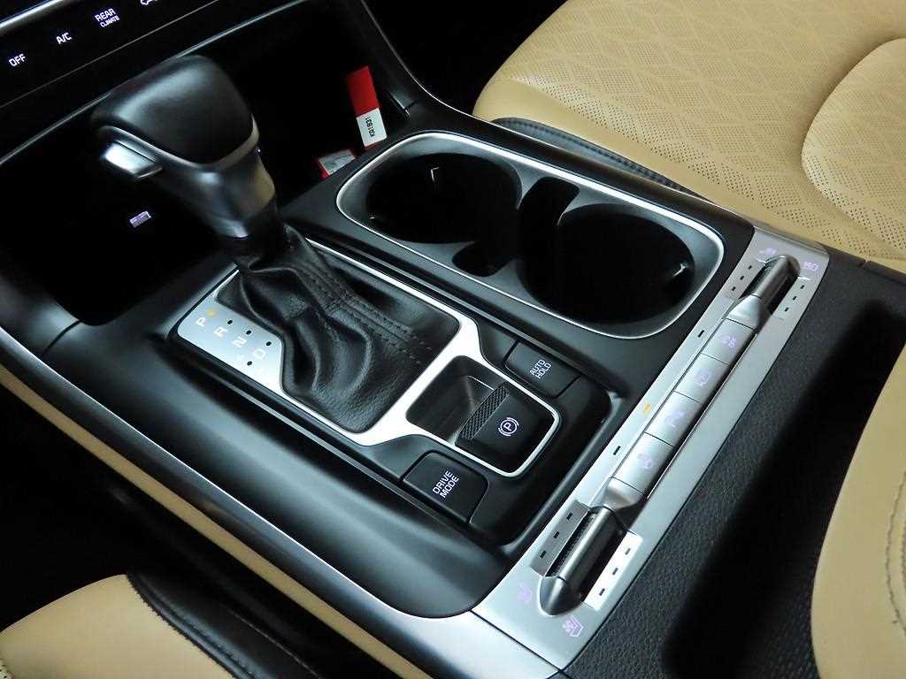 KIA Carnival - Vista 11