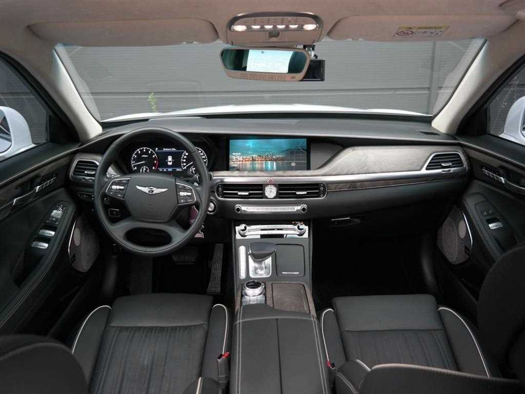 Genesis G90 - Vista 9