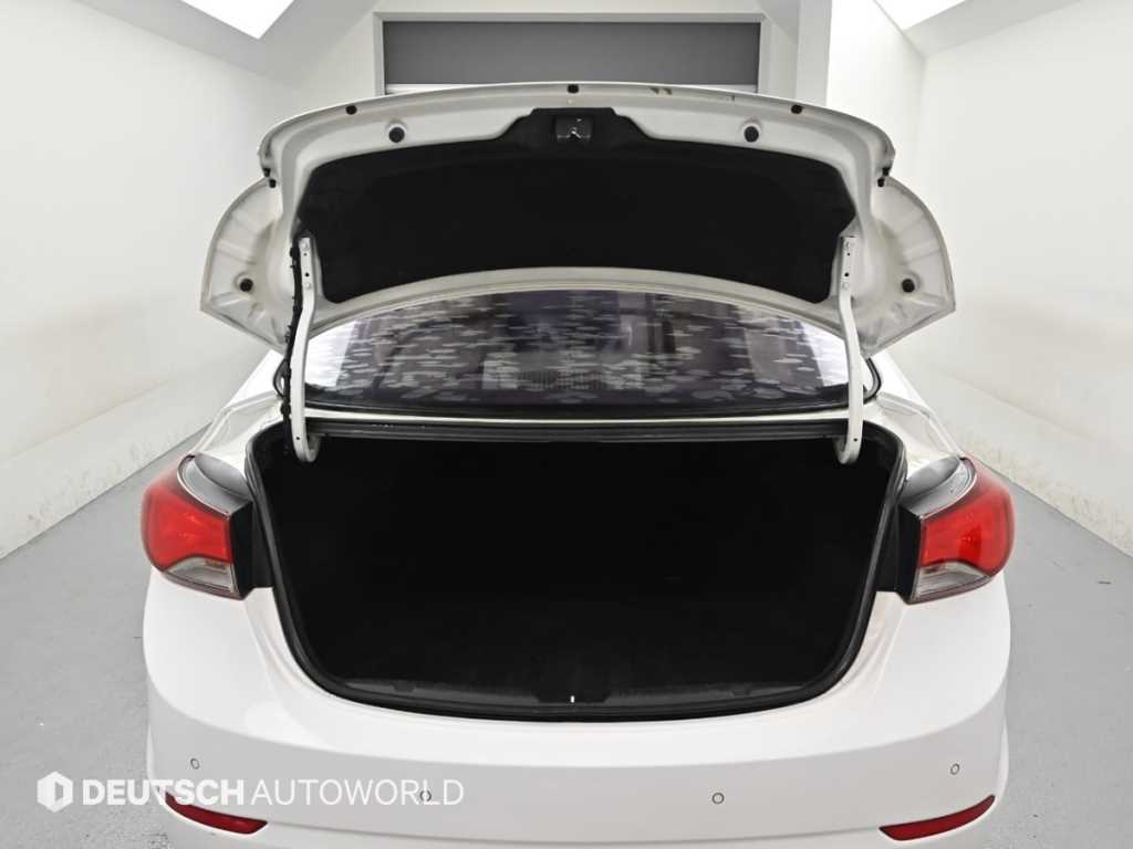 HYUNDAI Avante 2014 Blanco - Importación desde Corea - HF Imports Iquique - Foto 19