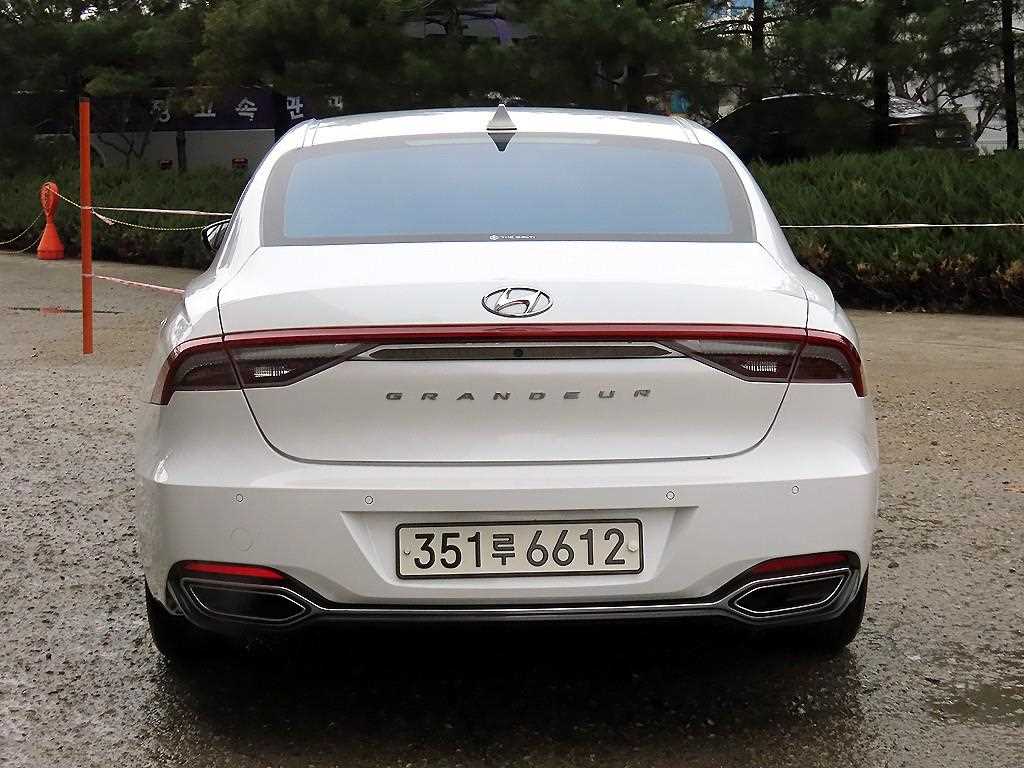HYUNDAI Grandeur - Vista 4