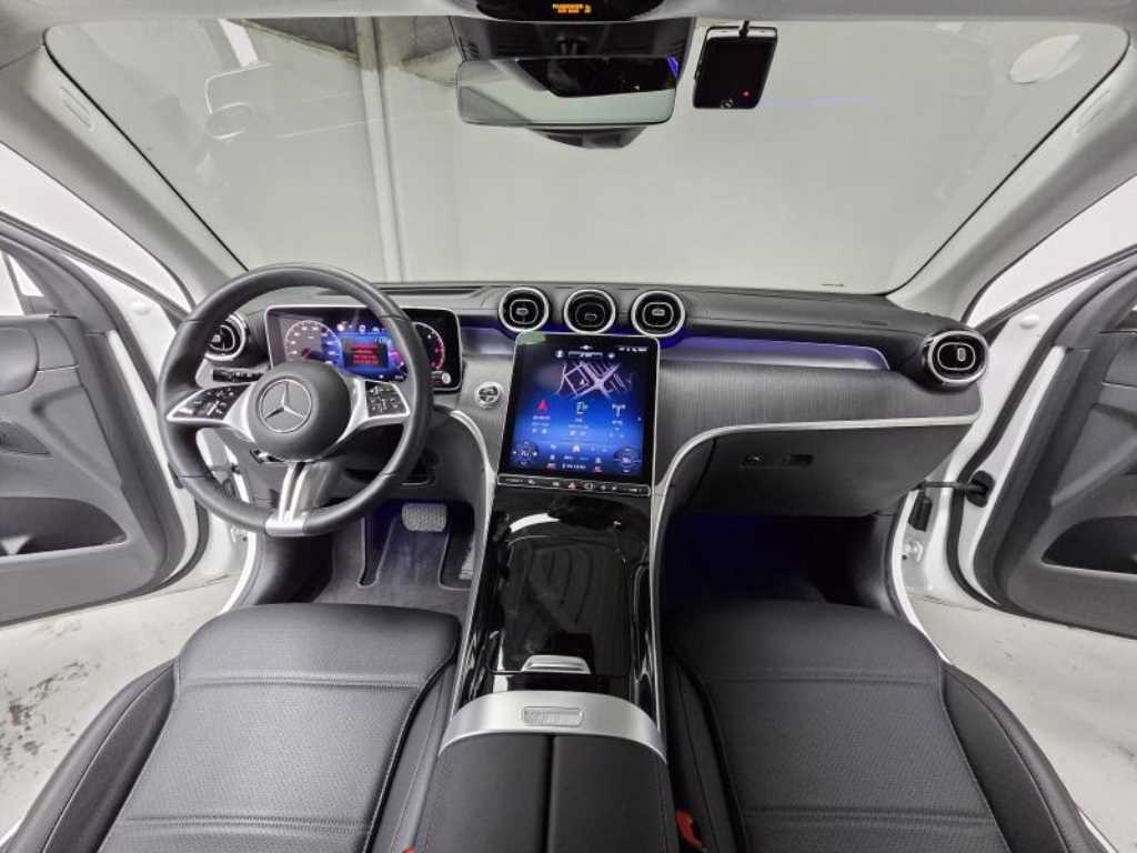 Mercedes Benz GLC Class - Vista 8