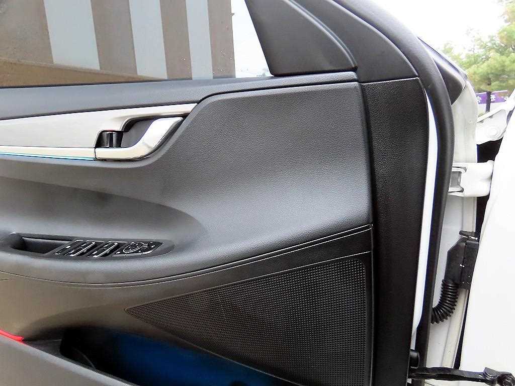 HYUNDAI Grandeur - Vista 11