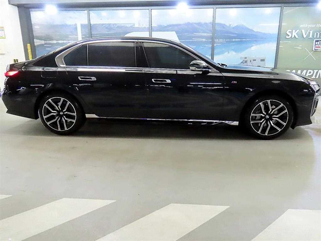 BMW 7 Series - Vista 3