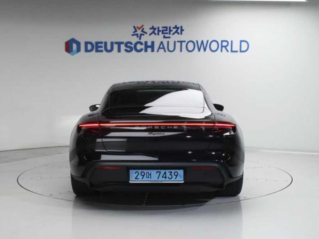 Porsche Taycan - Vista 4