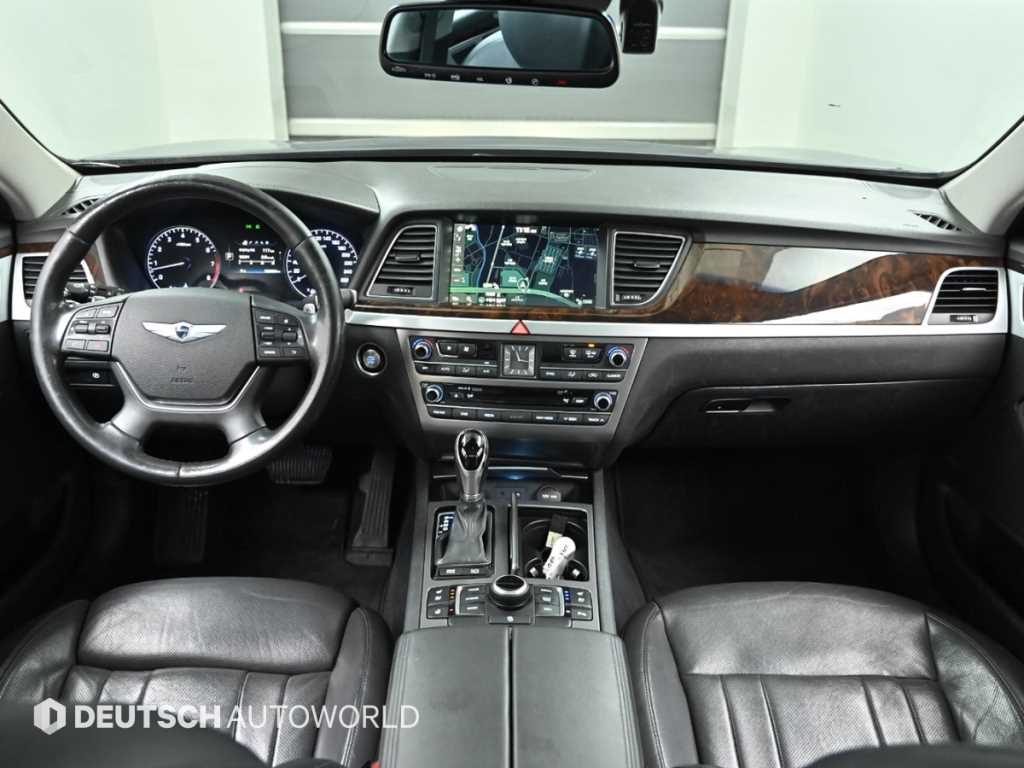 HYUNDAI Genesis - Vista 8