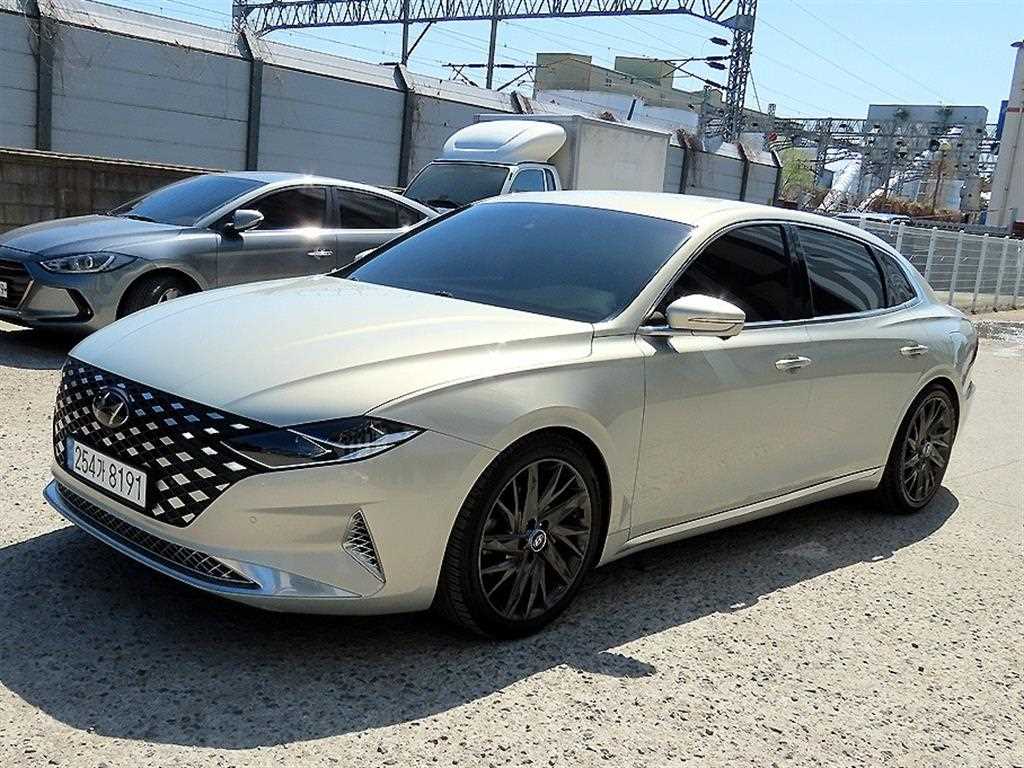 HYUNDAI Grandeur - Vista 2