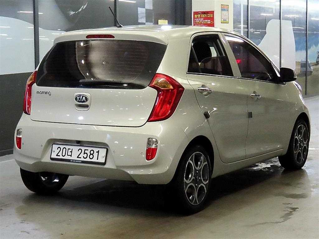 KIA Morning - Vista 4