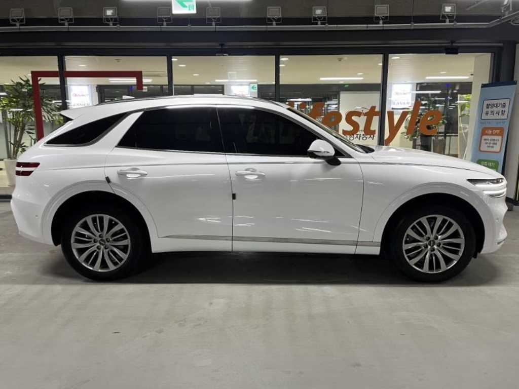 Genesis GV70 - Vista 3