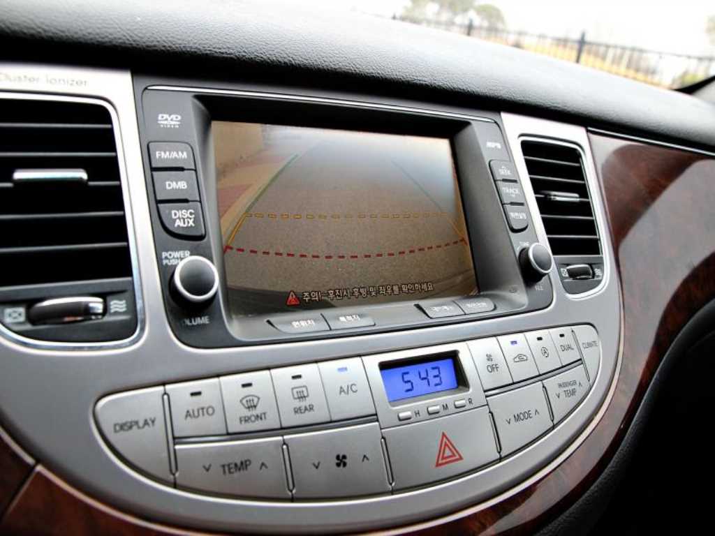 HYUNDAI Genesis - Vista 12