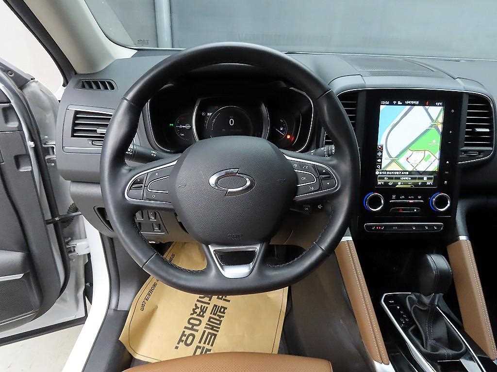 SAMSUNG QM6 - Vista 9