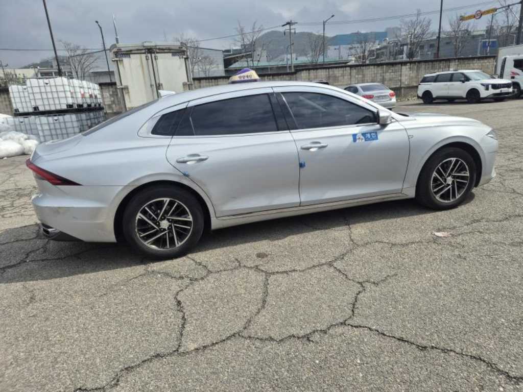 HYUNDAI Grandeur - Vista 4