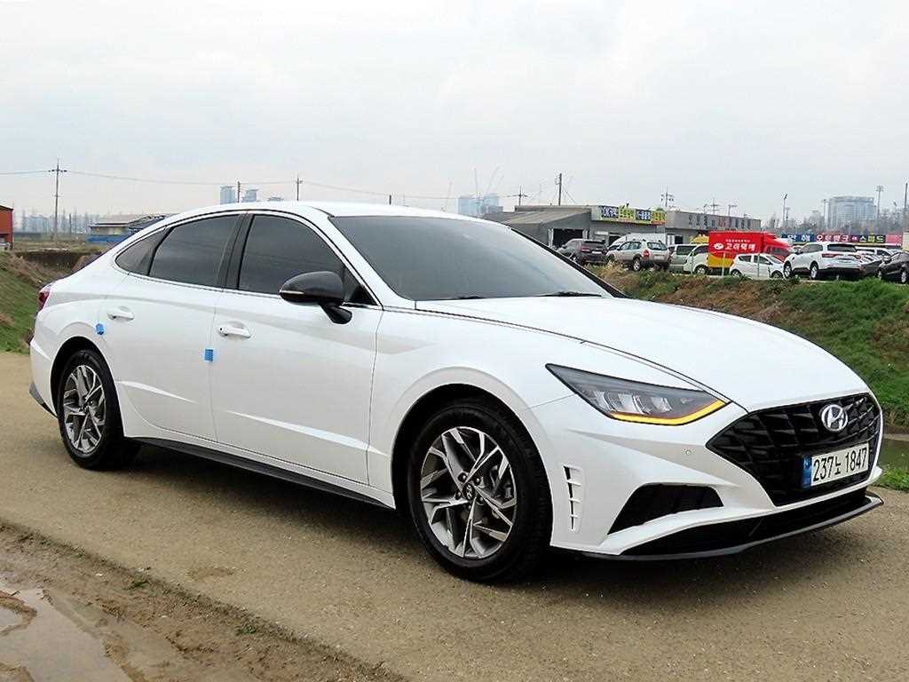 HYUNDAI Sonata - Vista 2